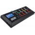 Mezclador y reproductor de sonidos con ranura para tarjeta SD MPX16 de Akai Professional.