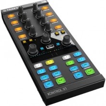 ​Controlador para DJ Native Instruments Traktor Kontrol X1 MkII
